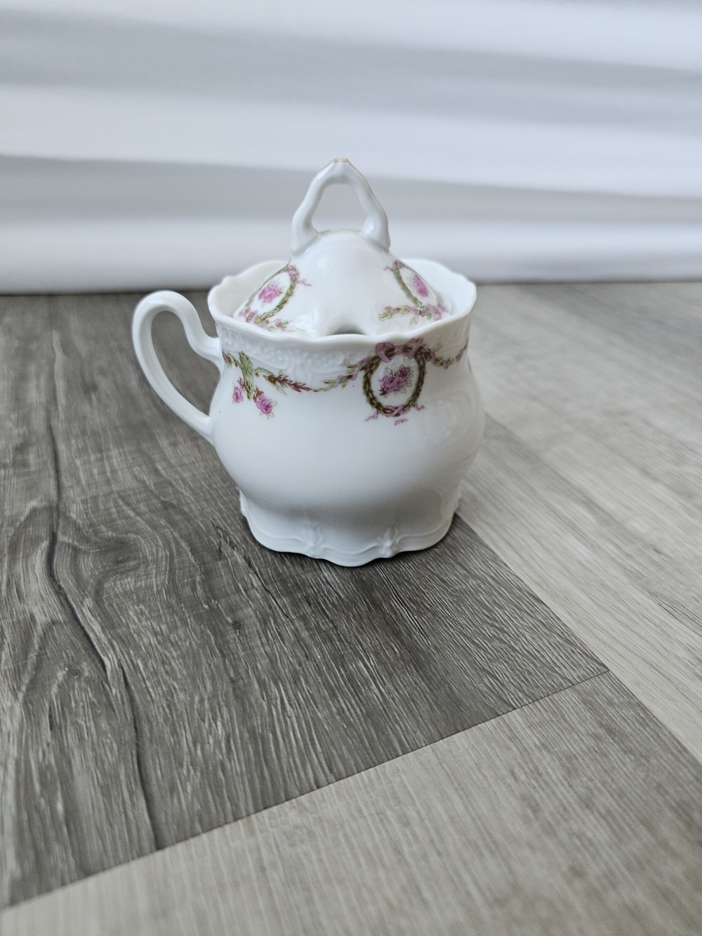 Porcelain Covered Sugar Bowl with Pink Rose Garland - Picture 2 of 16